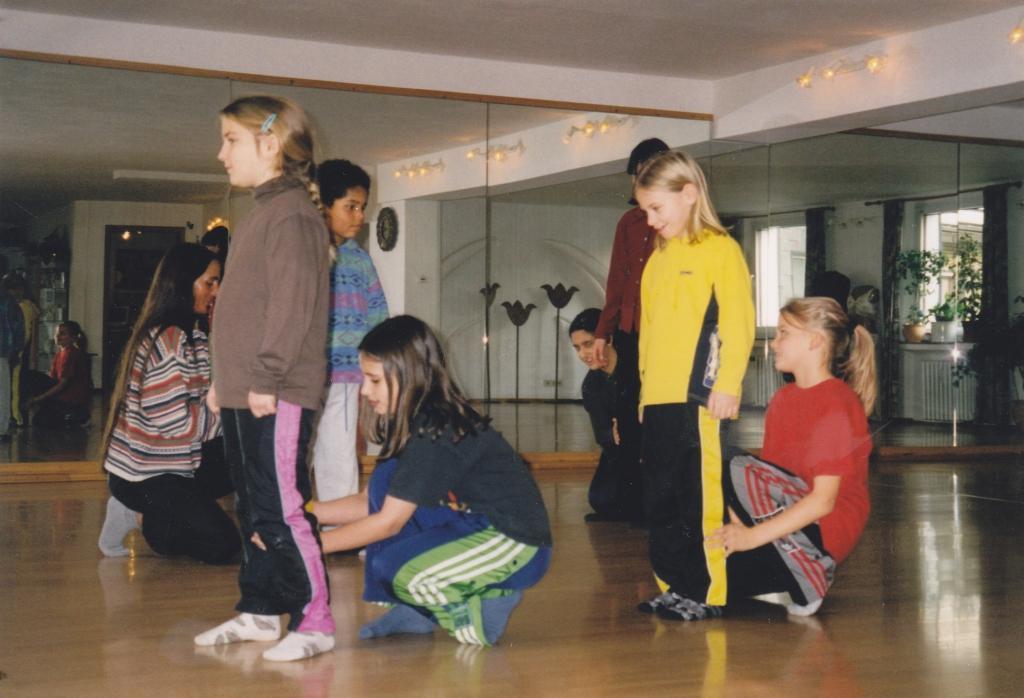 Beispielinhalt (Bild) Tanz mit Kindern