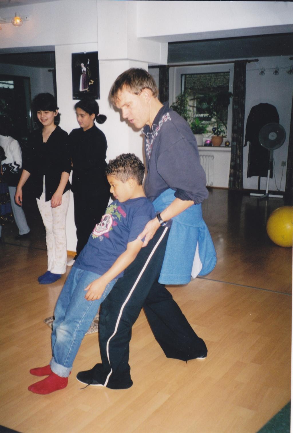 Beispielinhalt (Bild) Tanz mit Kindern