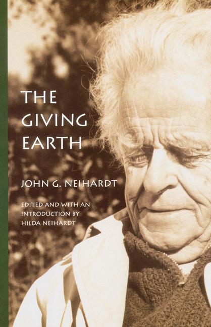 Vorderes Coverbild The Giving Earth