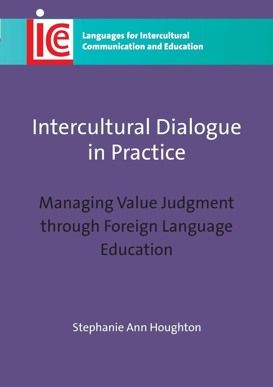 Vorderes Coverbild Intercultural Dialogue in Practice