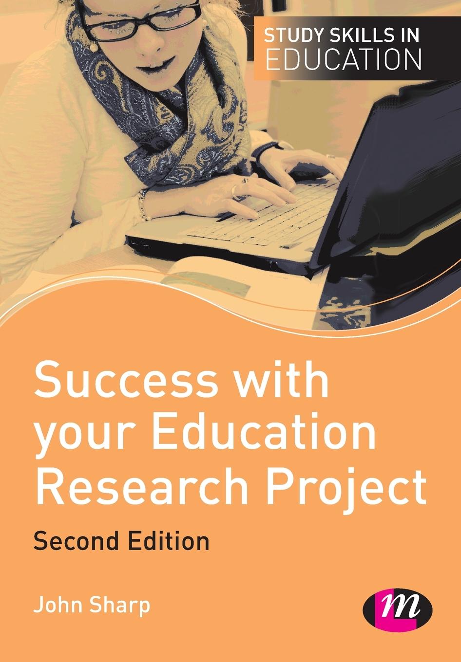 Vorderes Coverbild Success with your Education Research Project