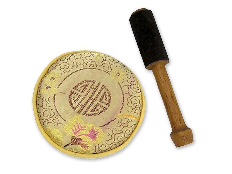 Beispielinhalt (Bild) Flache Klangschale in Box mit cremefarbigem Stoffbezug