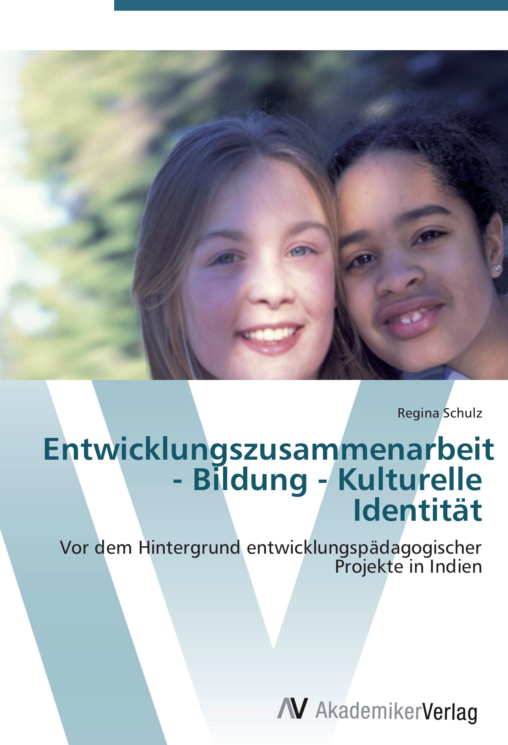 Vorderes Coverbild Entwicklungszusammenarbeit - Bildung - Kulturelle Identität