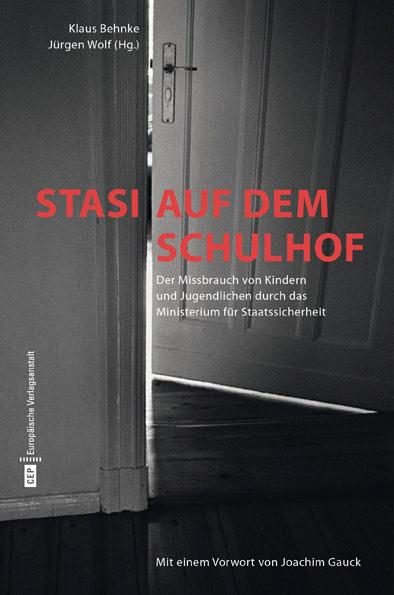 Vorderes Coverbild Stasi auf dem Schulhof