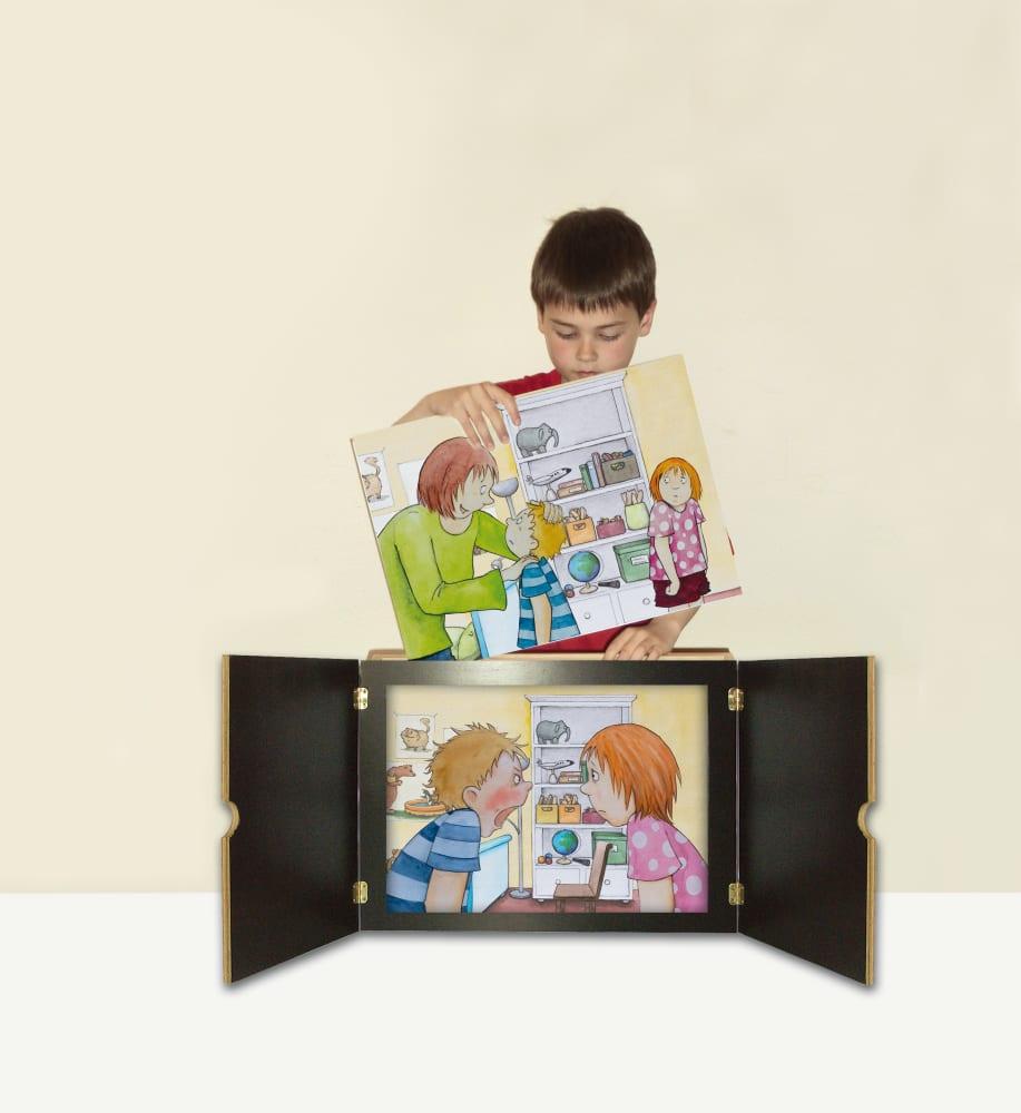 Beispielinhalt (Bild) Kamishibai mit Einschub von oben. Für DIN A3-Bildkarten