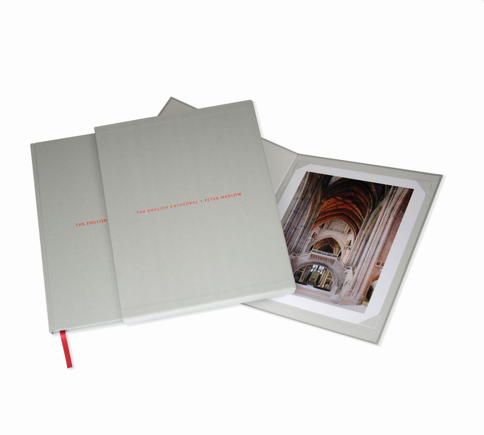 Vorderes Coverbild The English Cathedral