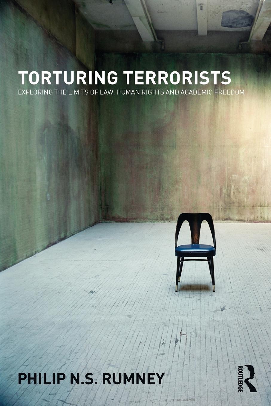 Vorderes Coverbild Torturing Terrorists