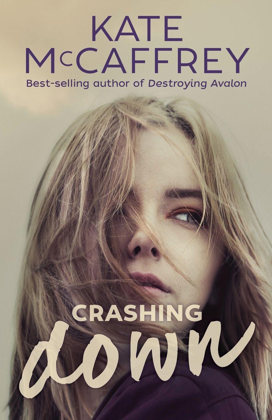 Vorderes Coverbild Crashing Down