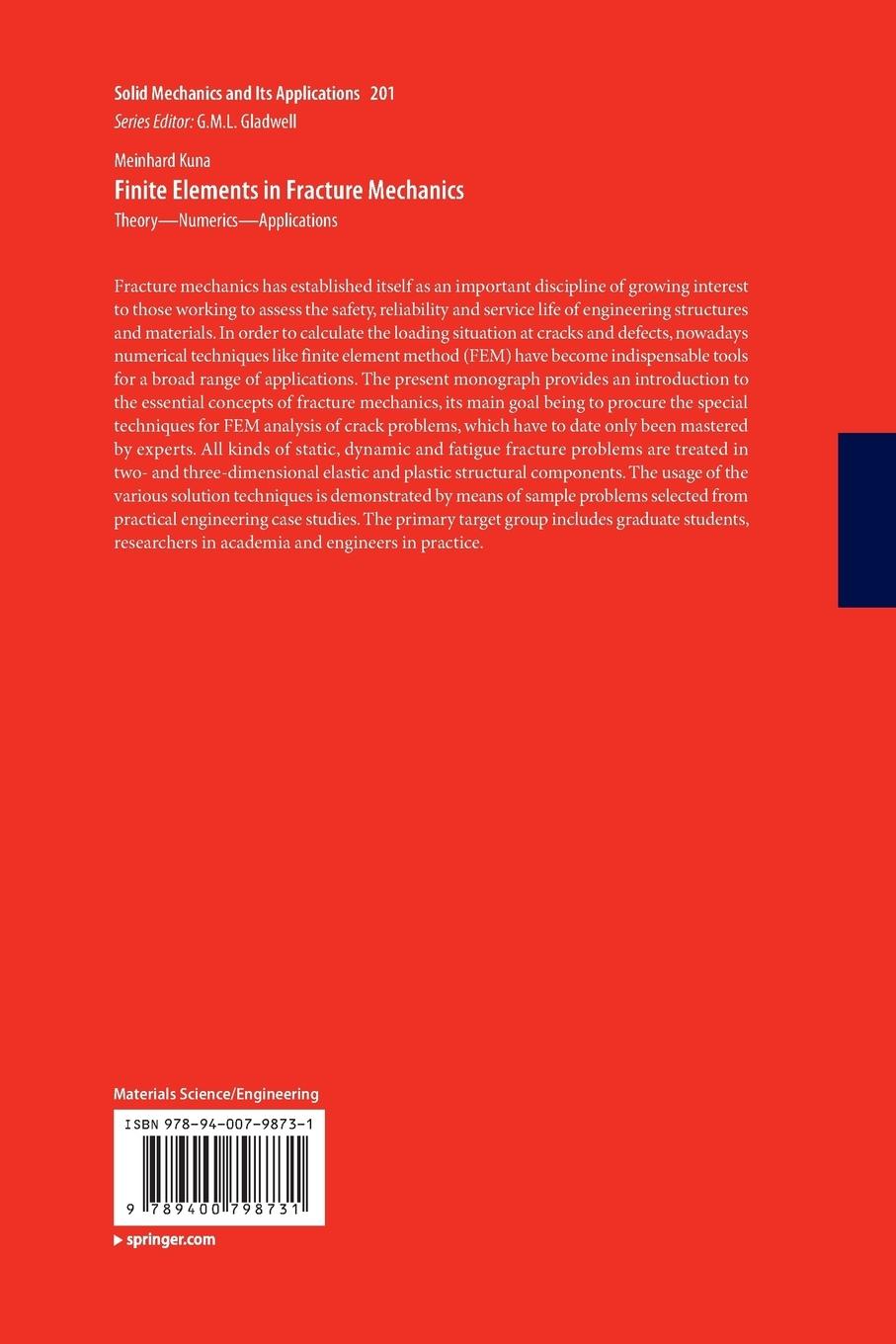 Rückseitencover Finite Elements in Fracture Mechanics