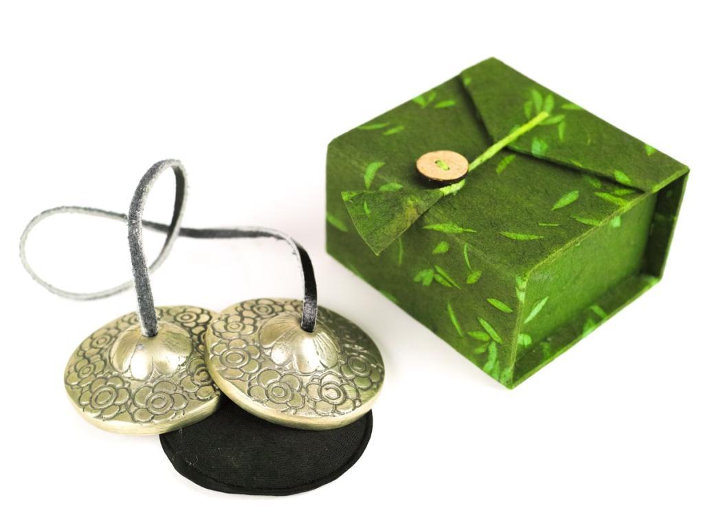 Vorderes Coverbild Geschenkbox mit Zimbeln