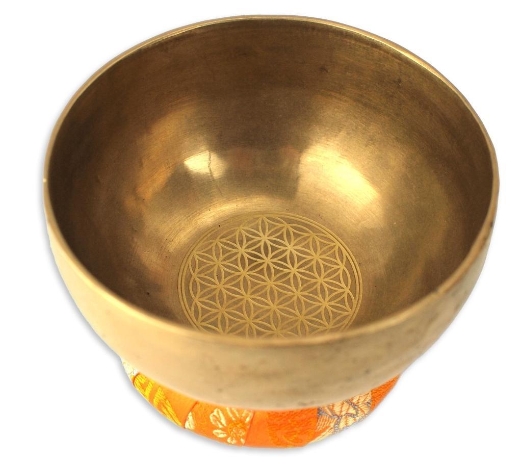 Beispielinhalt (Bild) Klangschalen-Set mit Gravur Blume des Lebens Größe L