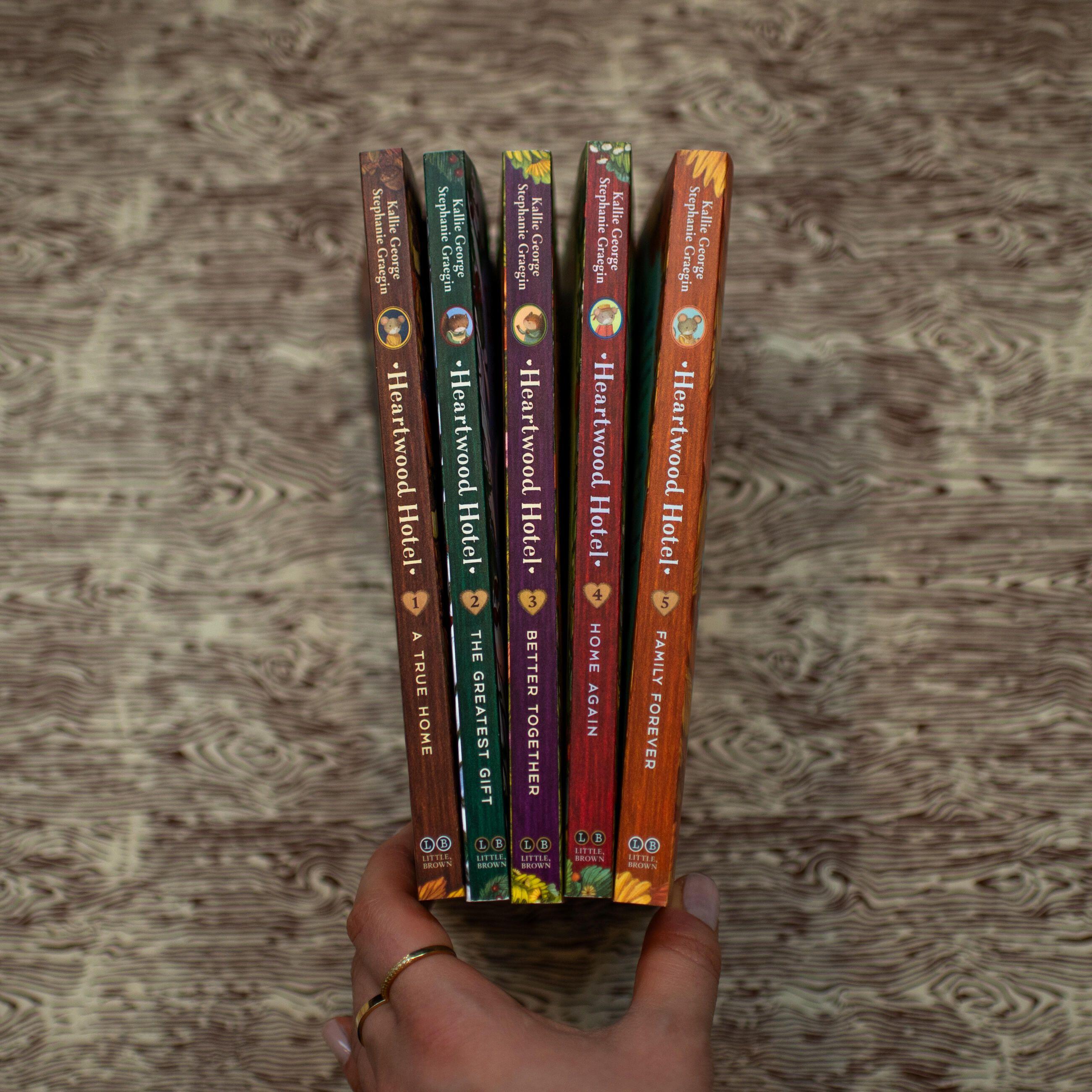 Beispielinhalt (Bild) Heartwood Hotel: The Greatest Gift