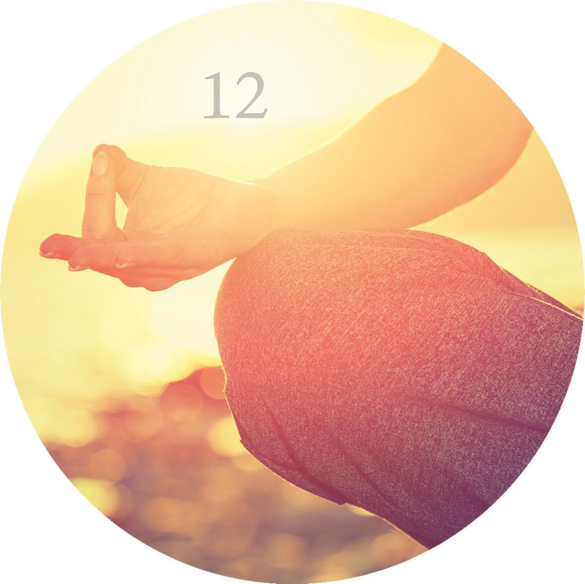 Beispielinhalt (Bild) Adventskalender in der Dose. 24 kleine Yoga-Auszeiten für den Advent