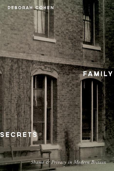 Vorderes Coverbild Family Secrets
