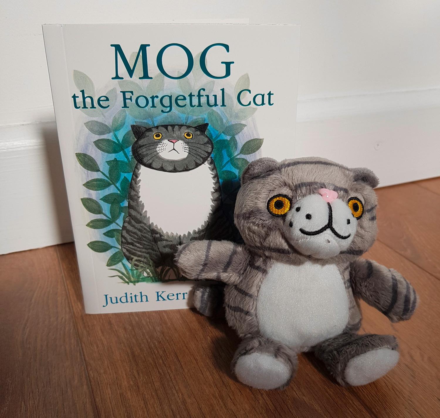 Beispielinhalt (Bild) Mog the Forgetful Cat Book and Toy Gift Set