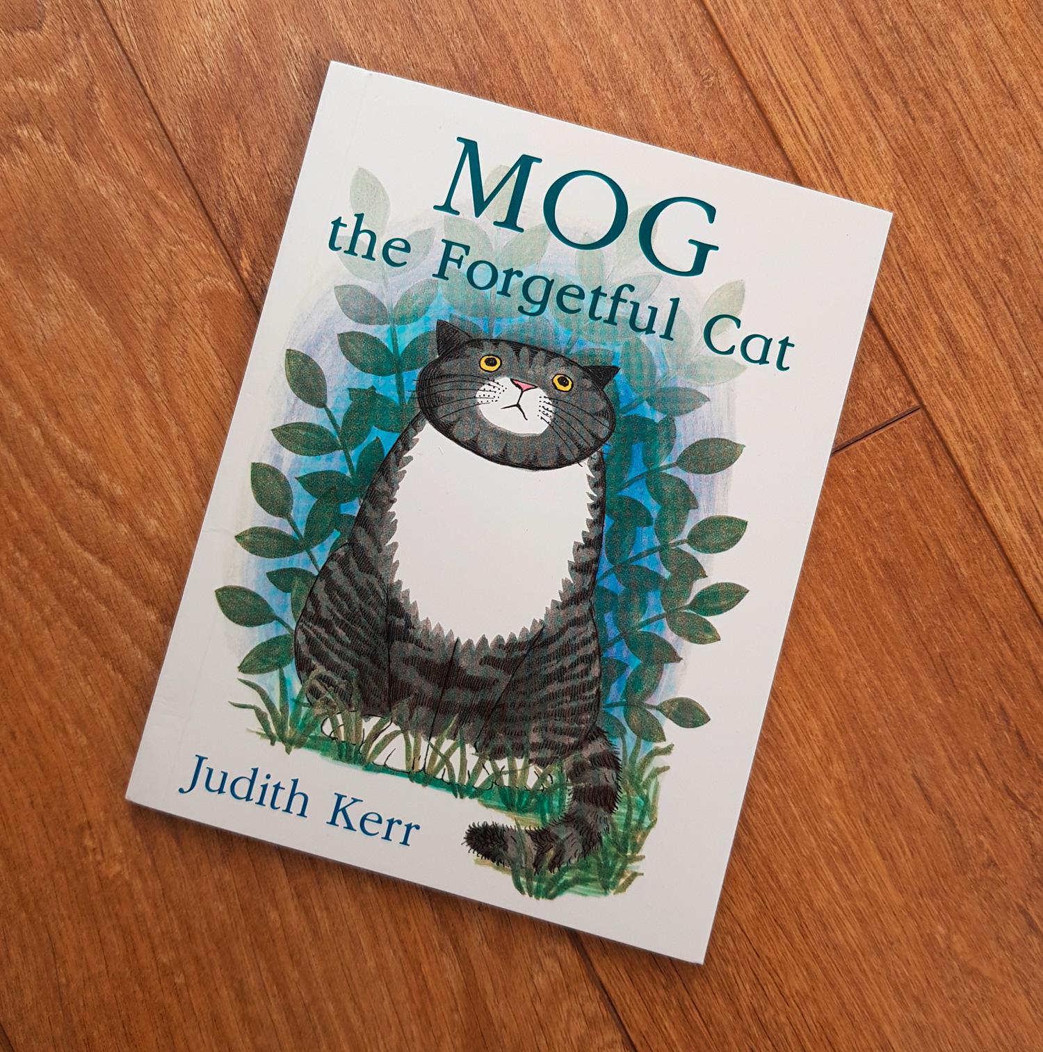 Beispielinhalt (Bild) Mog the Forgetful Cat Book and Toy Gift Set