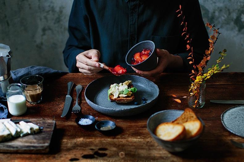Beispielinhalt (Bild) The Curated Table: Recipes and Styling for the Perfect Meal