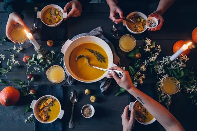 Beispielinhalt (Bild) The Curated Table: Recipes and Styling for the Perfect Meal
