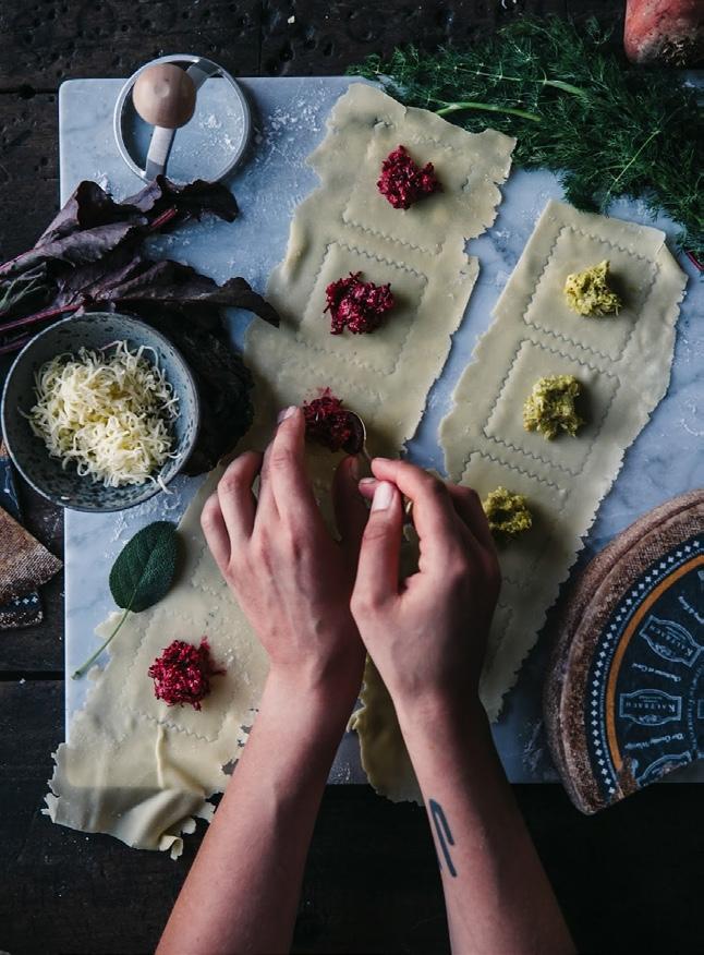 Beispielinhalt (Bild) The Curated Table: Recipes and Styling for the Perfect Meal