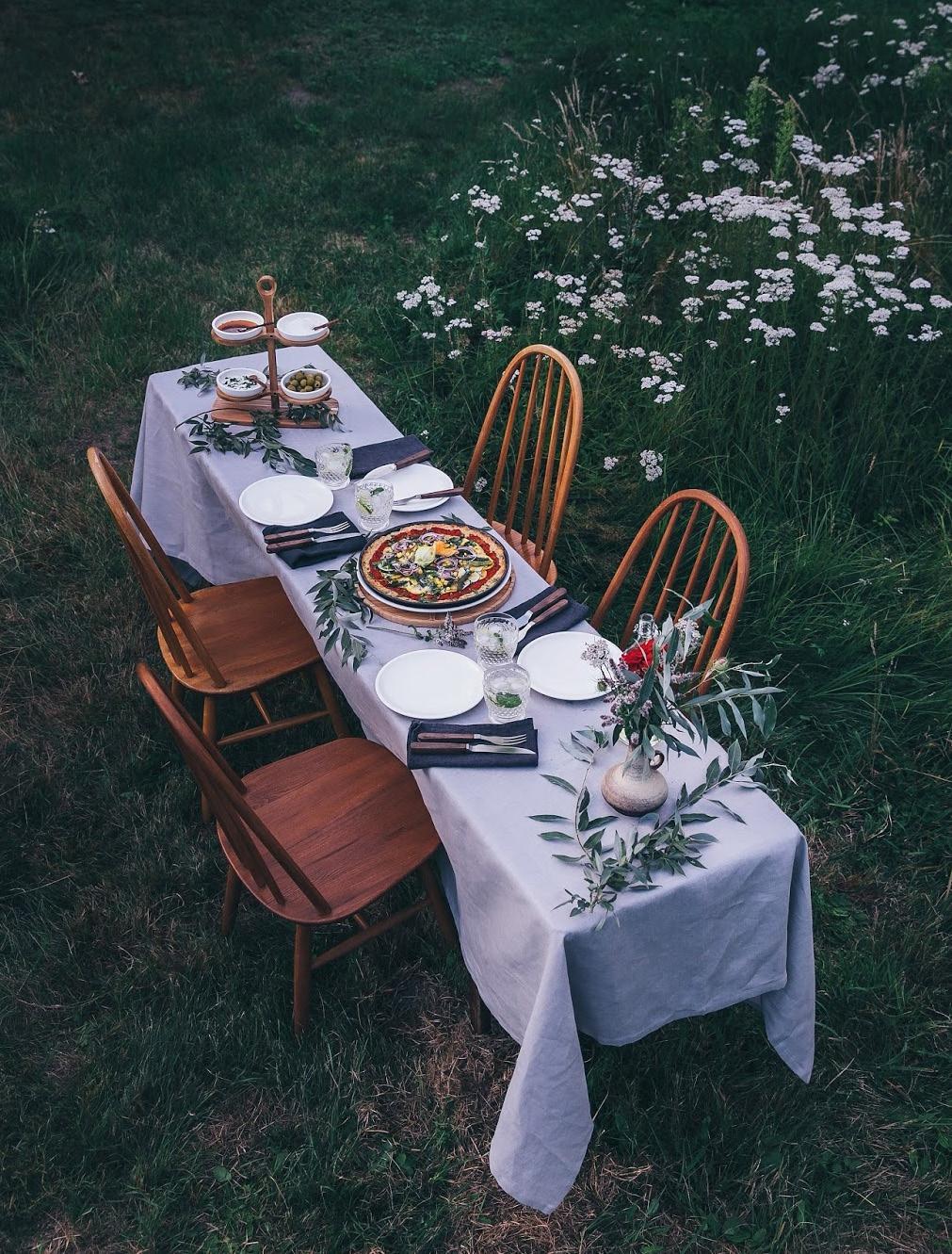 Beispielinhalt (Bild) The Curated Table: Recipes and Styling for the Perfect Meal