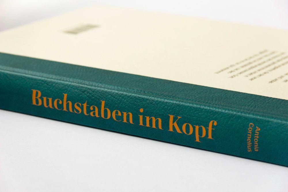 Beispielinhalt (Bild) Buchstaben im Kopf