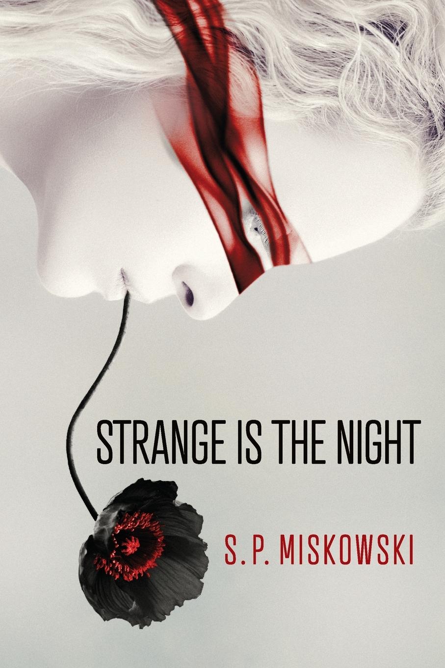 Vorderes Coverbild Strange is the Night