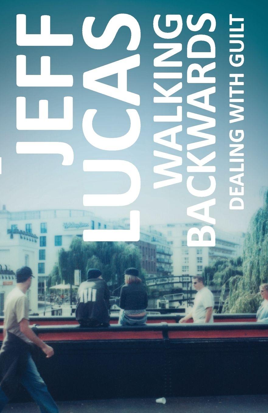 Vorderes Coverbild Walking Backwards