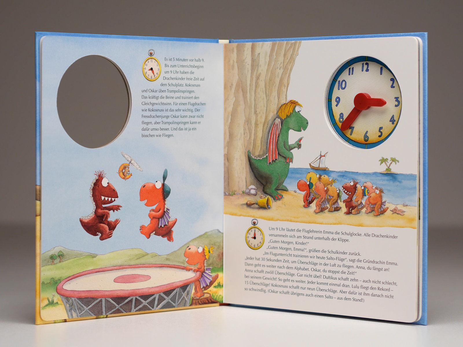 Beispielinhalt (Bild) Der kleine Drache Kokosnuss - Weißt du, wie viel Uhr es ist?