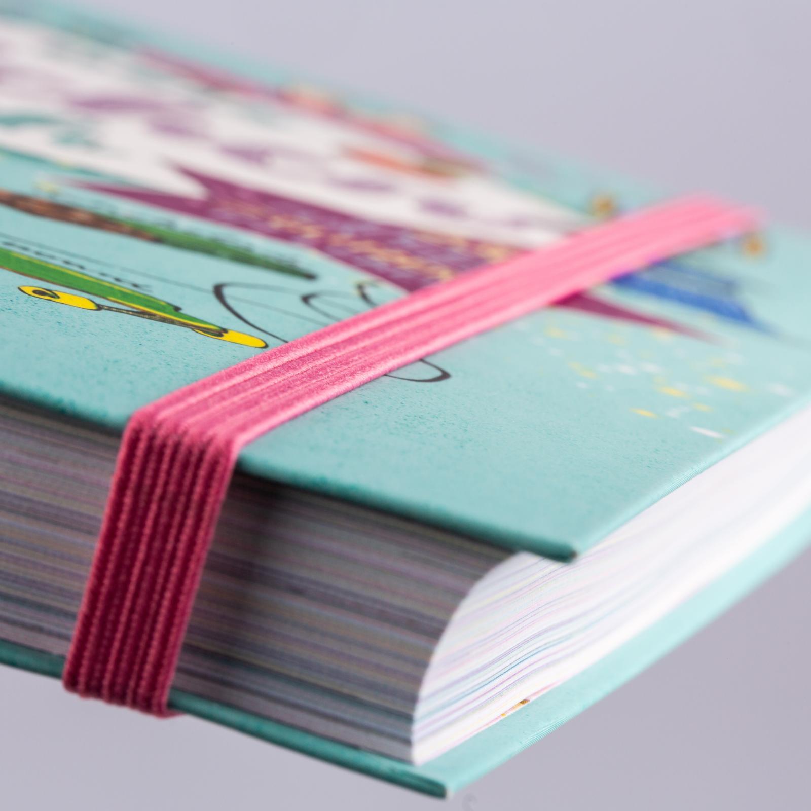 Beispielinhalt (Bild) Dein Mädchenbuch: über 230 Ideen für mehr Glitzer im Leben