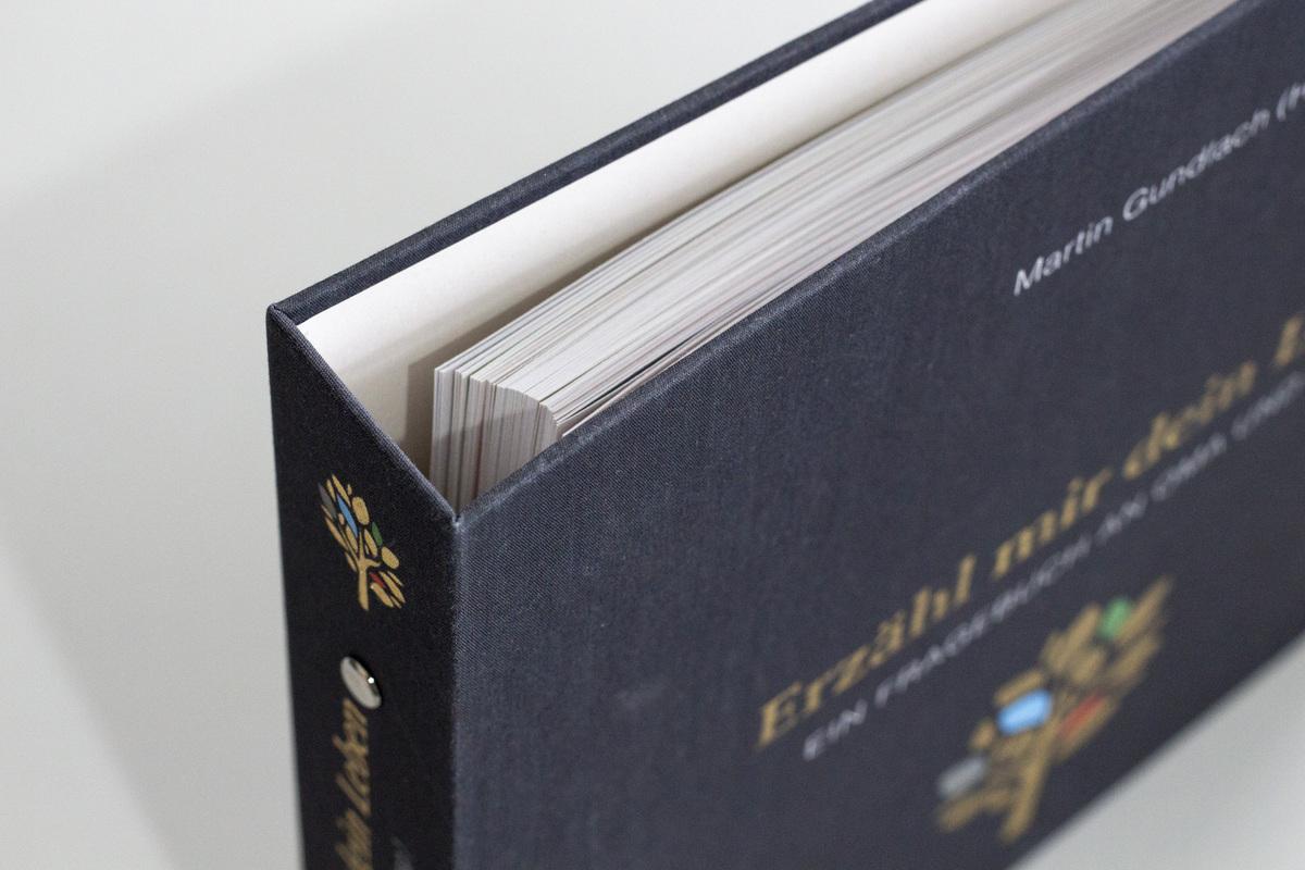 Beispielinhalt (Bild) Erzähl mir dein Leben - Leinenausgabe