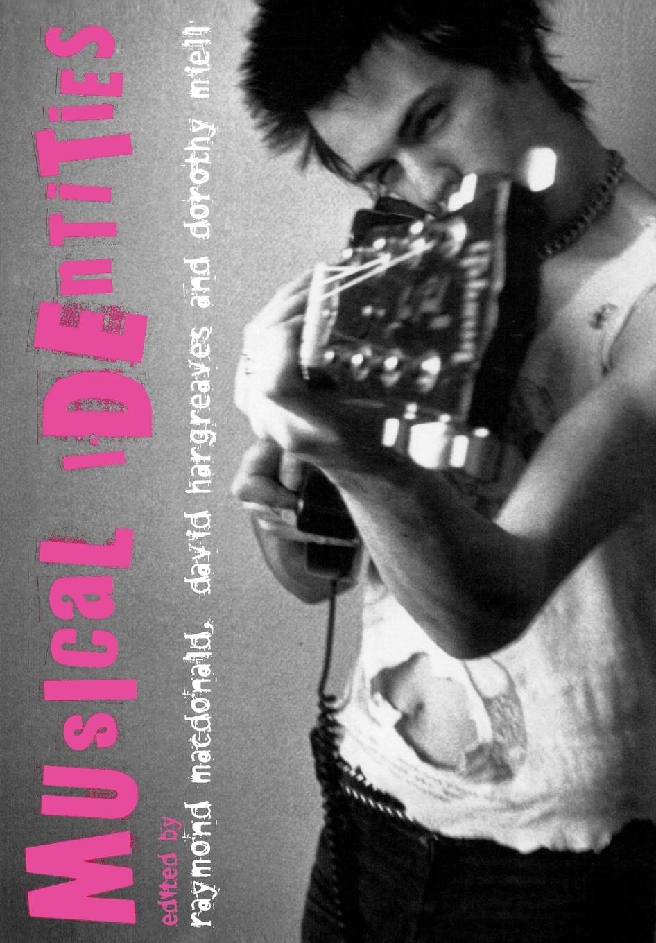 Vorderes Coverbild Musical Identities