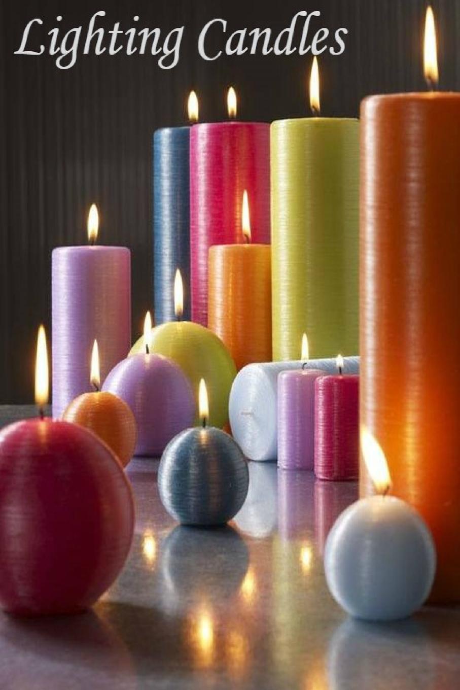 Vorderes Coverbild Lighting Candles