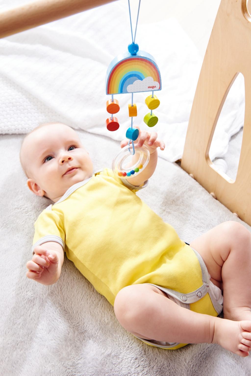 Beispielinhalt (Bild) Hängefigur Regenbogen