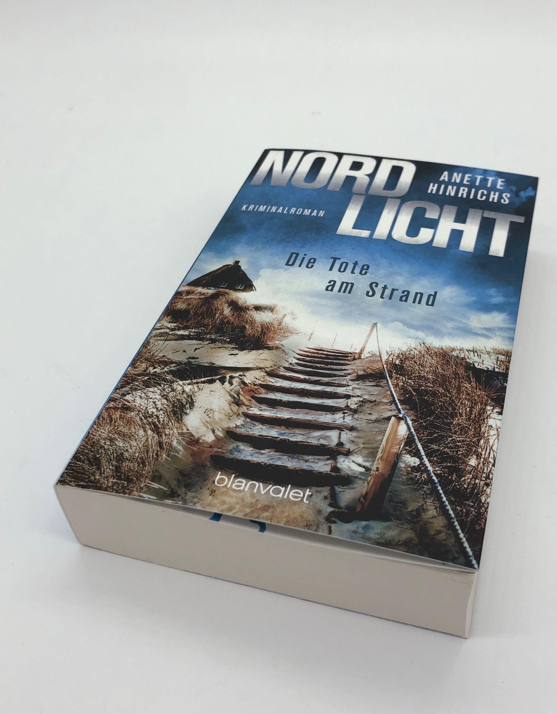 Beispielinhalt (Bild) Nordlicht - Die Tote am Strand