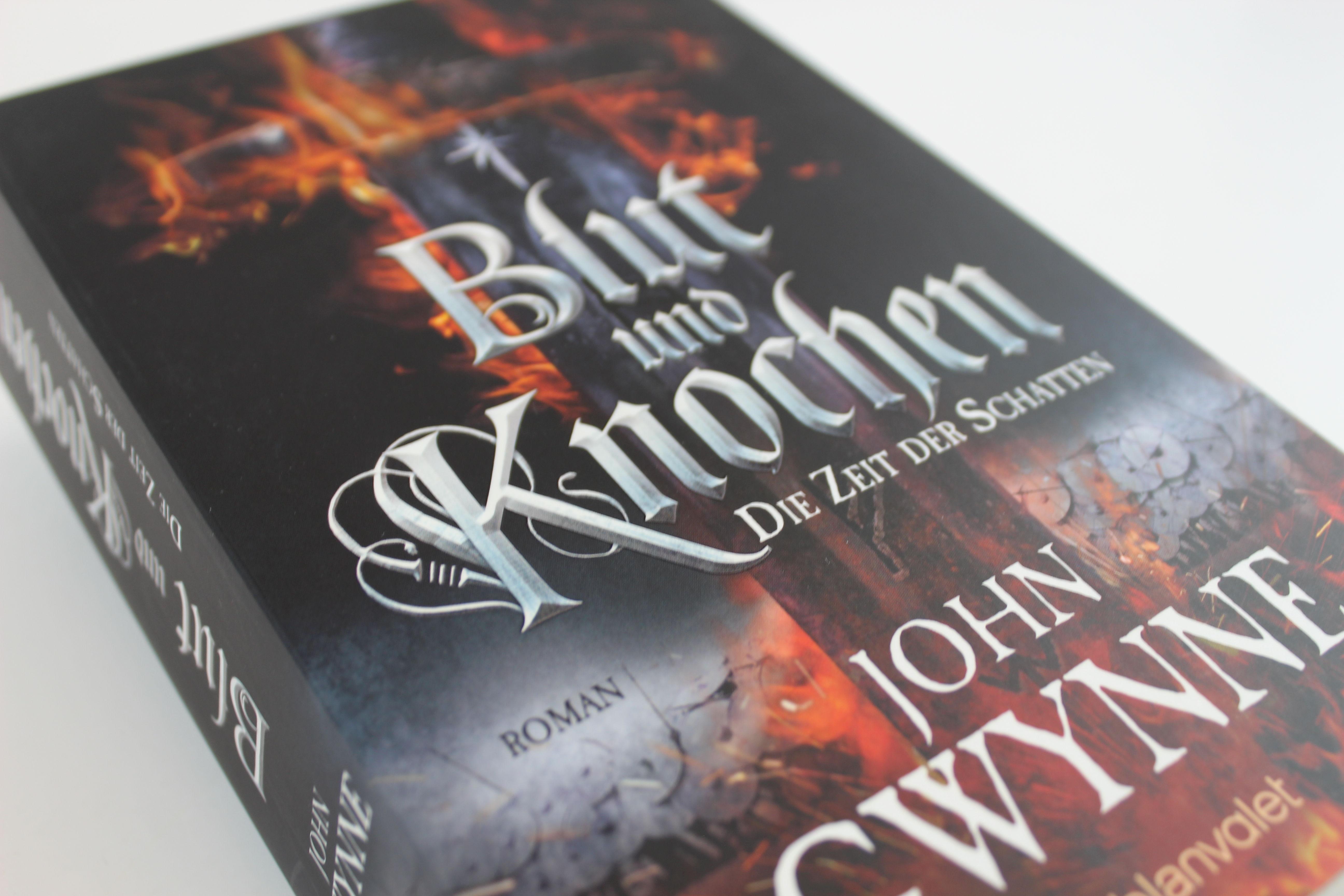 Beispielinhalt (Bild) Die Zeit der Schatten - Blut und Knochen 1