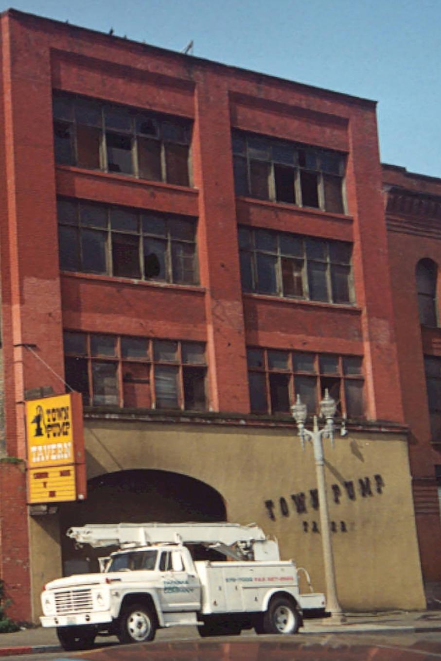 Vorderes Coverbild The Town Pump