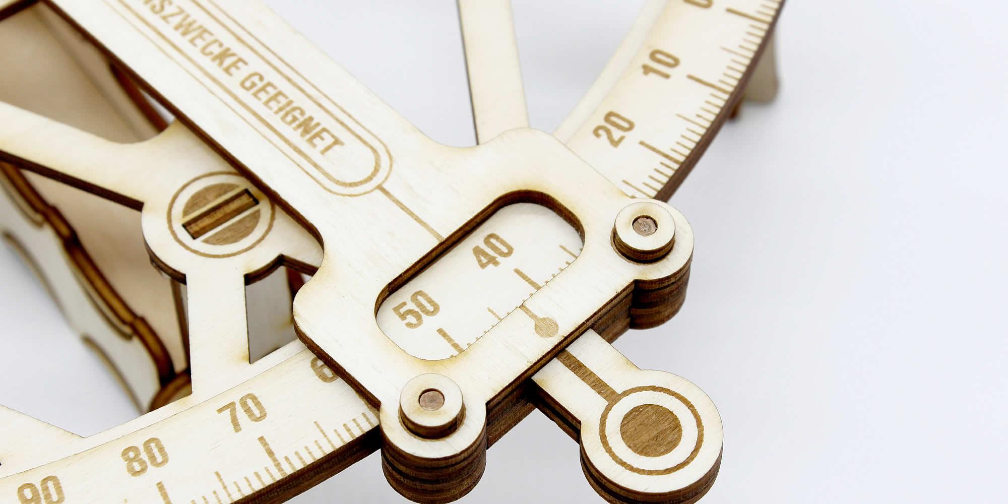 Beispielinhalt (Bild) Bausatz Sextant