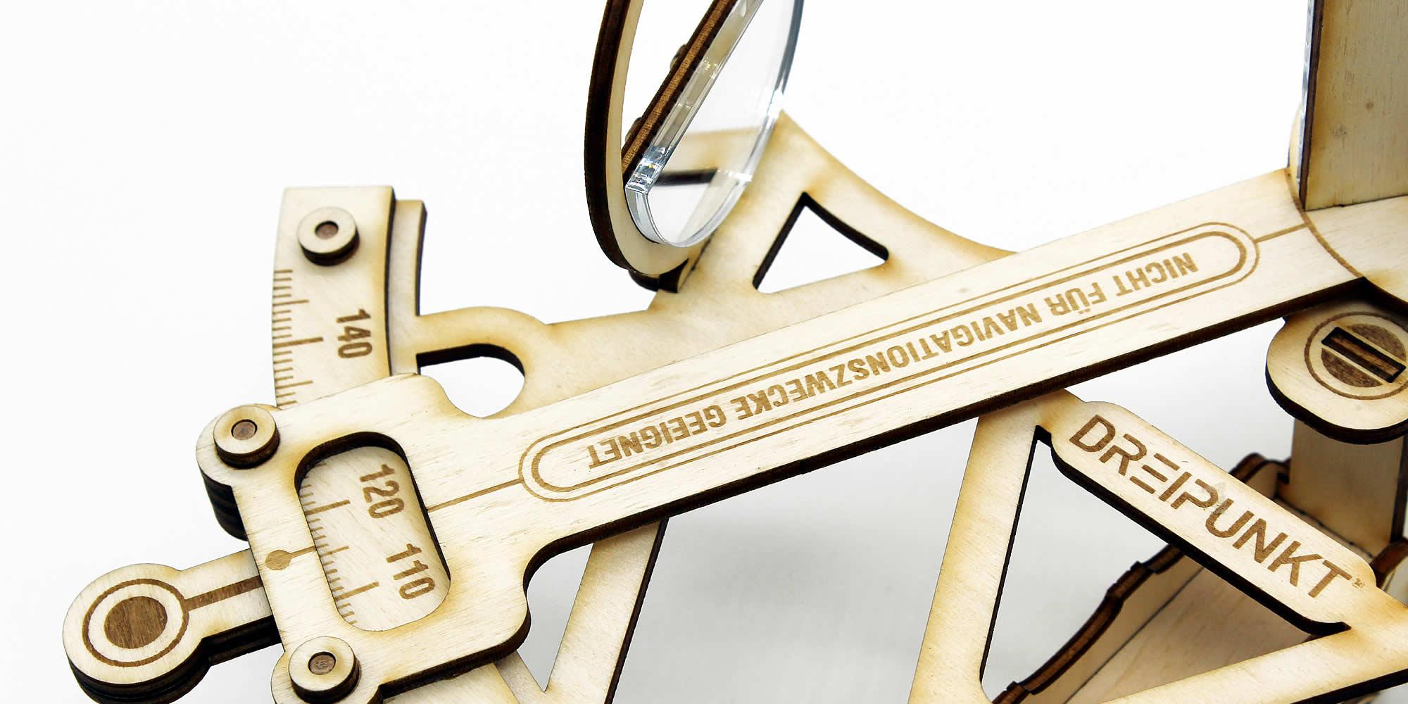Beispielinhalt (Bild) Bausatz Sextant