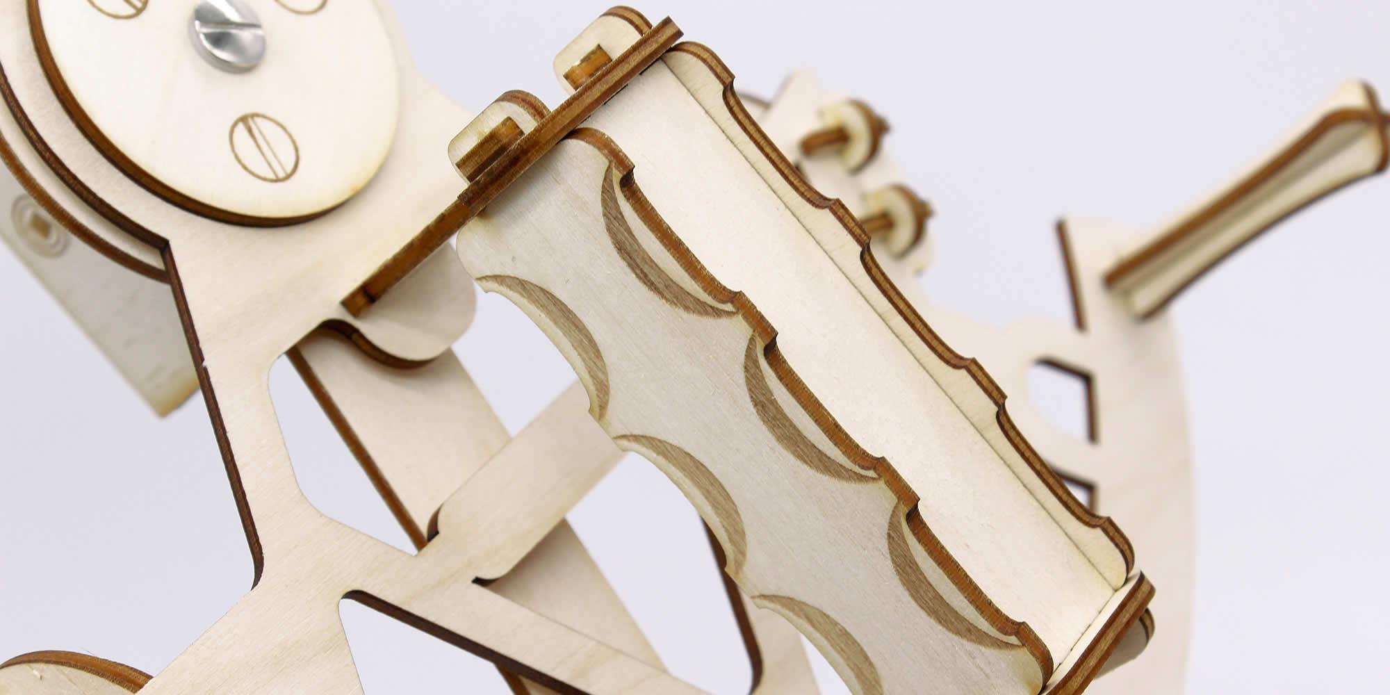 Beispielinhalt (Bild) Bausatz Sextant