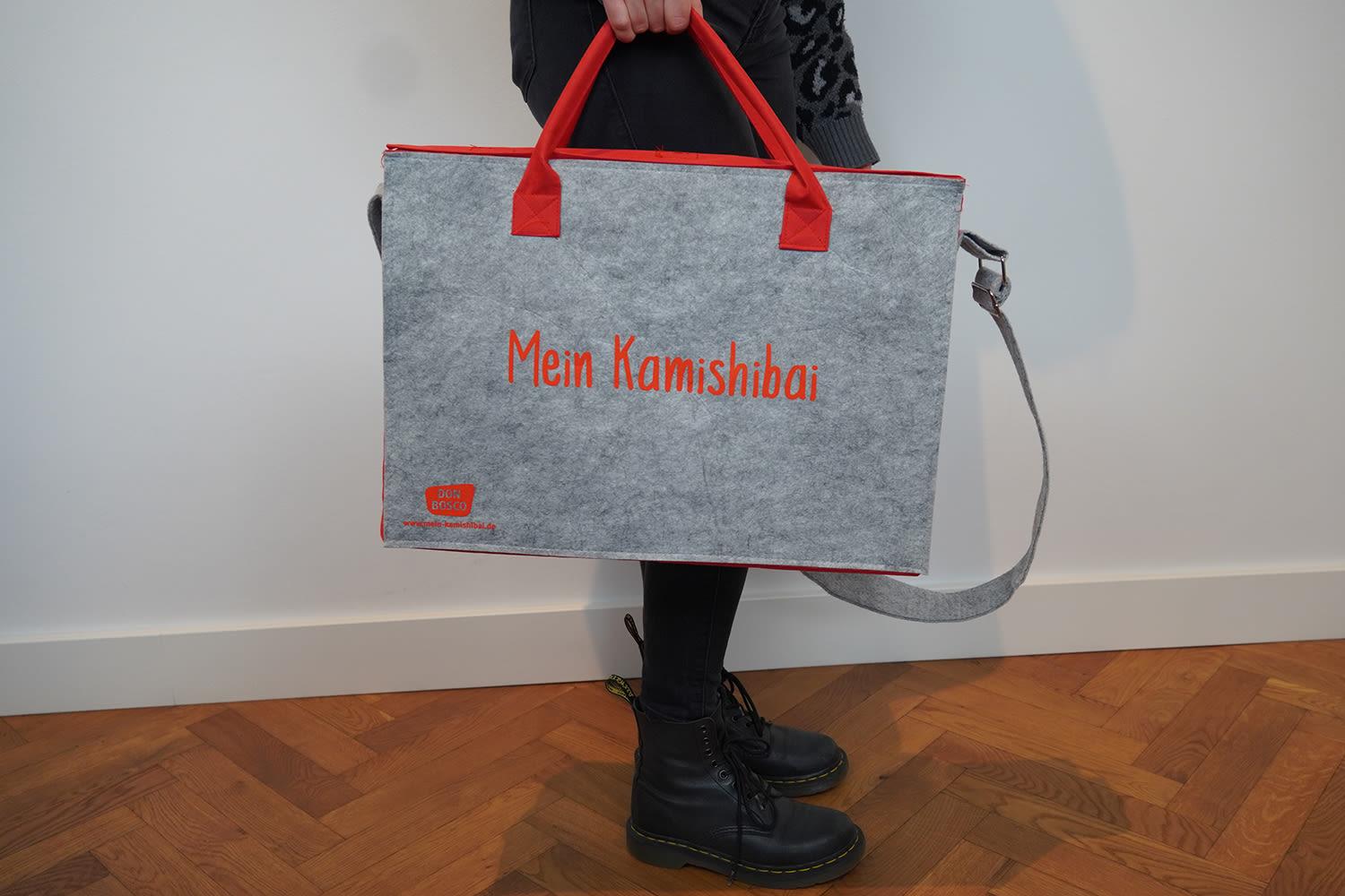 Beispielinhalt (Bild) Tragetasche und Umhängetasche "Mein Kamishibai"
