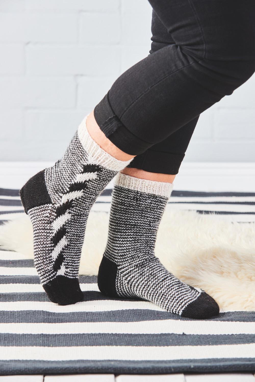 Beispielinhalt (Bild) Socken mit Hebemaschen