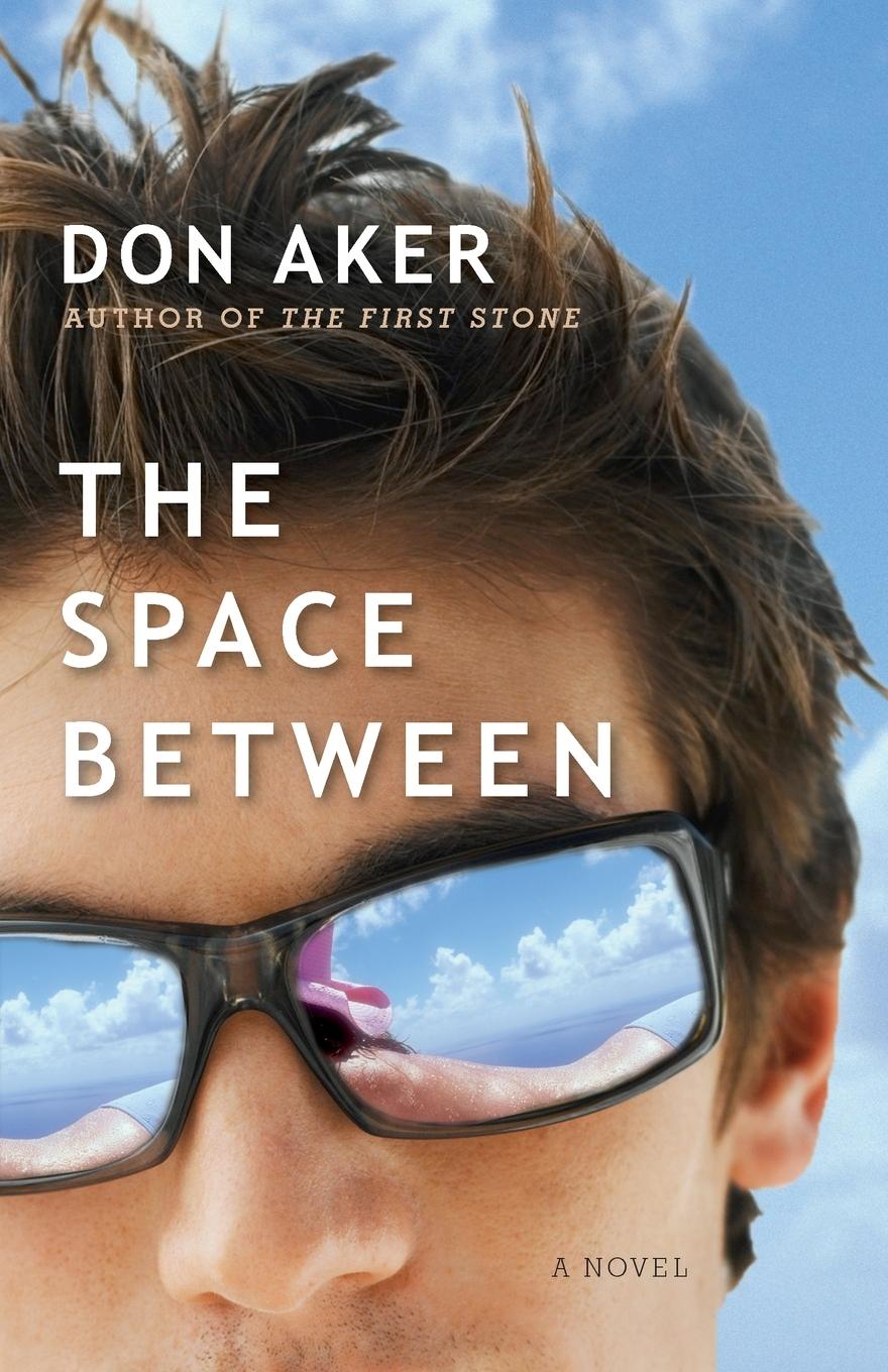 Vorderes Coverbild Space Between, The