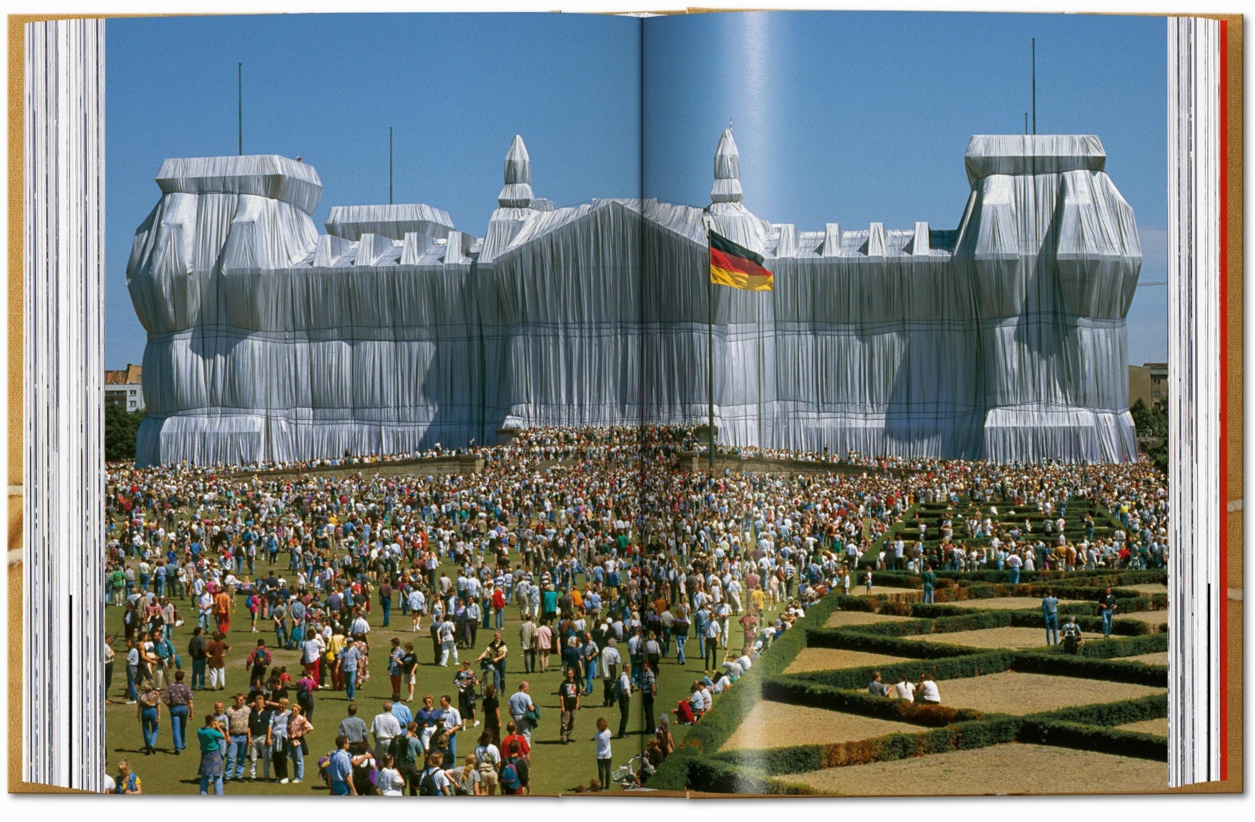 Beispielinhalt (Bild) Christo and Jeanne-Claude. 40th Ed.