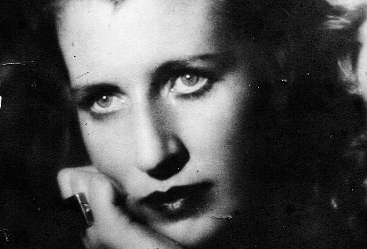 Vorderes Coverbild Notes from Childhood