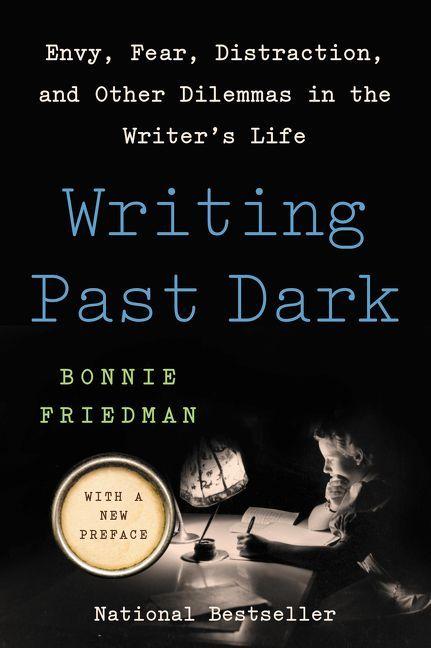 Vorderes Coverbild Writing Past Dark