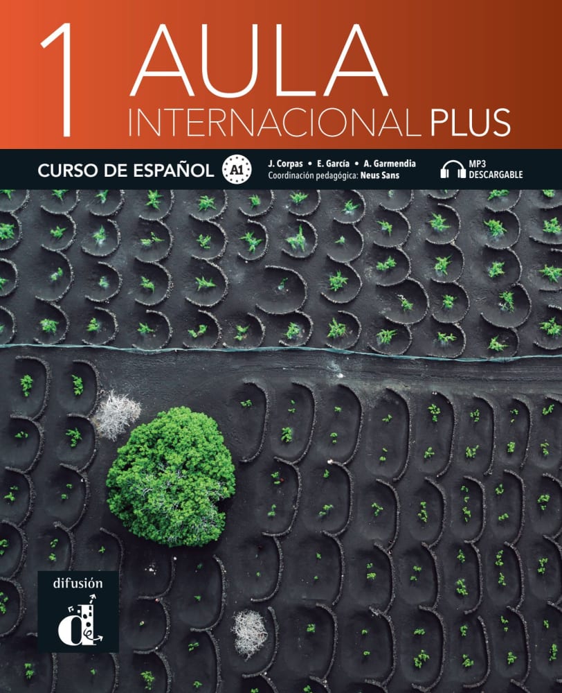 Vorderes Coverbild Aula internacional Plus 1 (A1). Libro del alumno