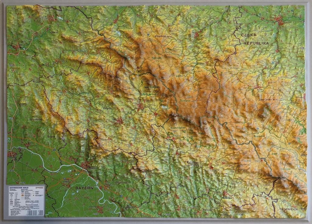 Vorderes Coverbild Relief Bayerischer Wald klein 1:275.000