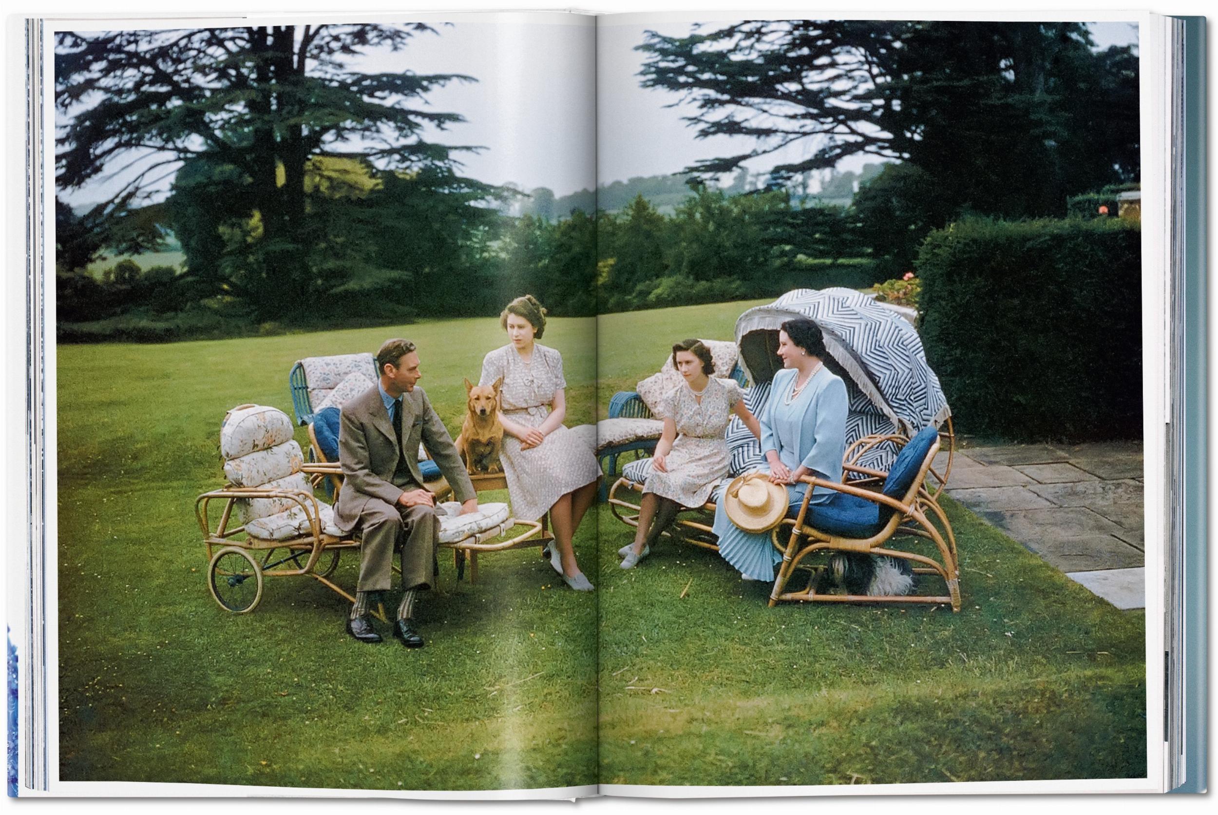 Beispielinhalt (Bild) Her Majesty. A Photographic History 1926-2022