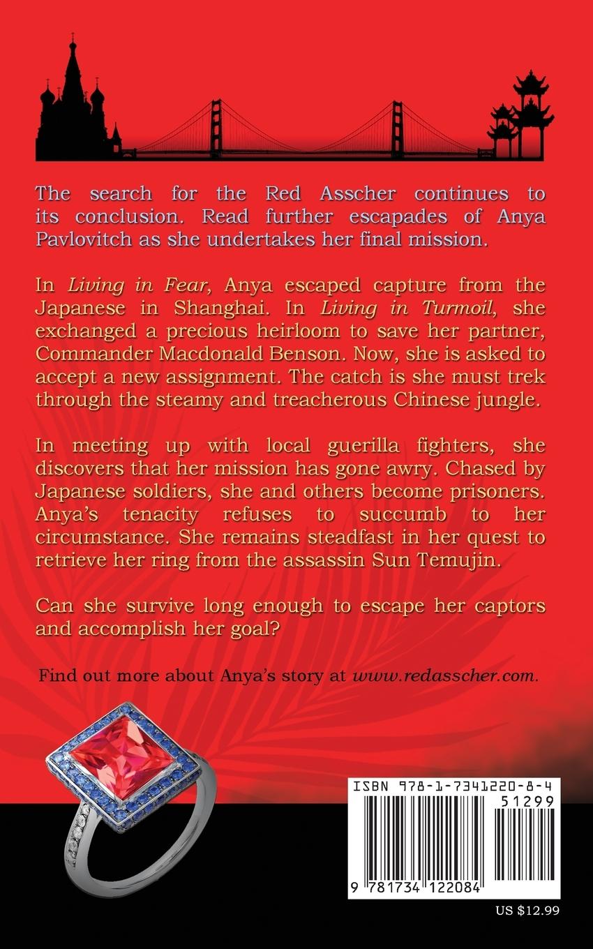 Rückseitencover Living in War