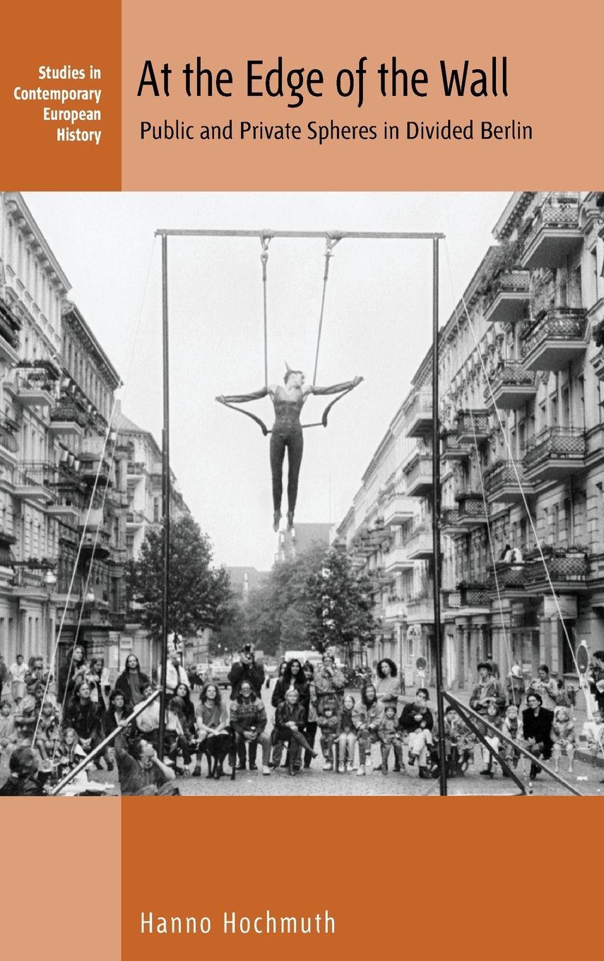 Vorderes Coverbild At the Edge of the Wall